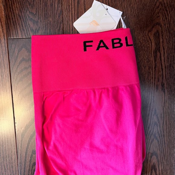 Fabletics Sync Seamless High-Waisted 7/8 Leggings - Picture 4 of 4